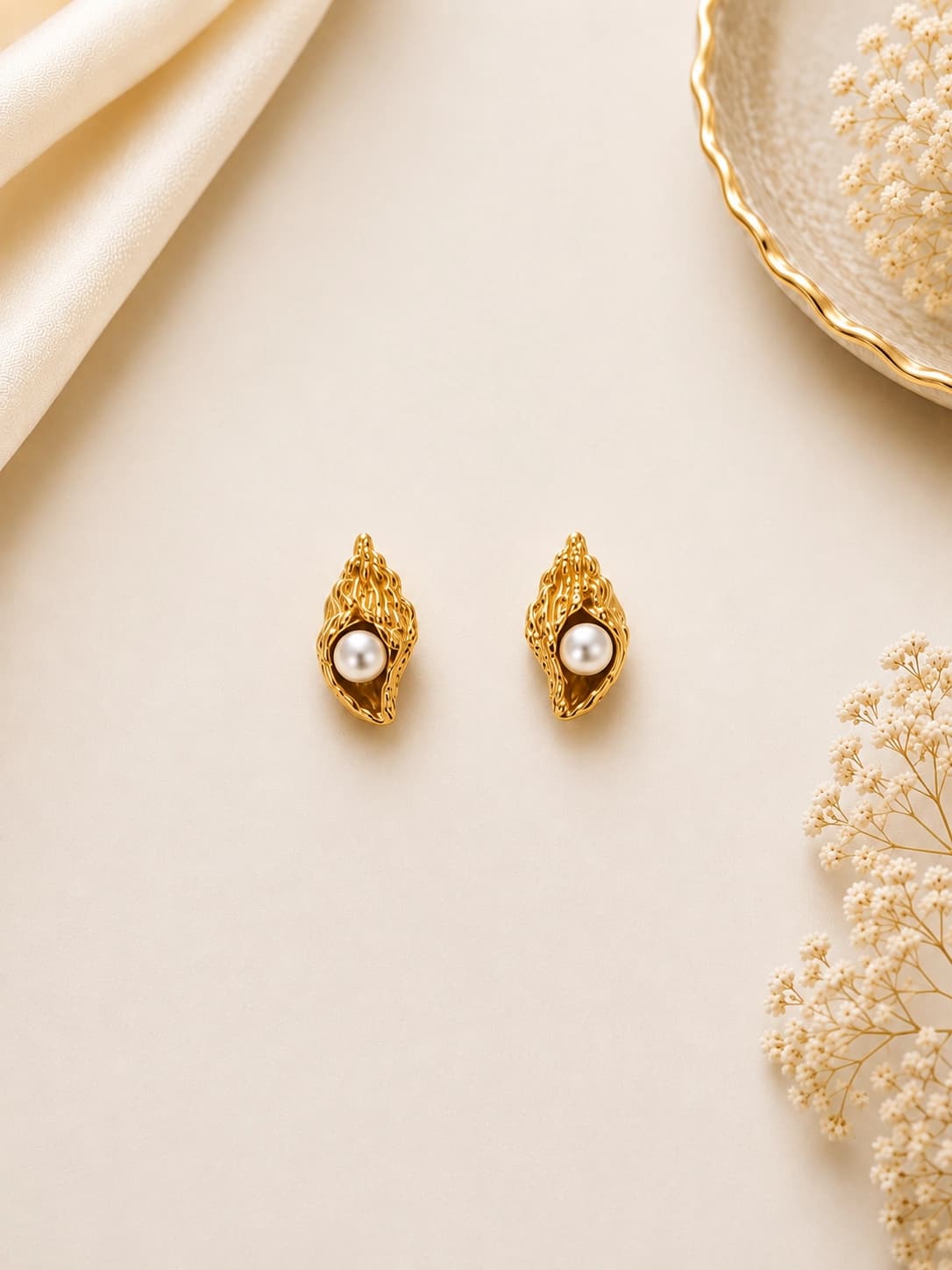 Pearl Shell Luxe Stud - Product Image
